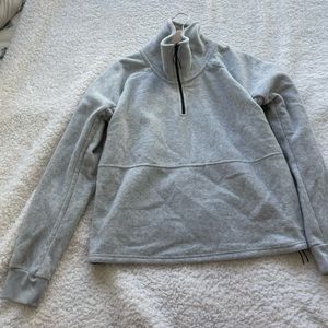 H&M sweater hoodie in size US XL. This is altered from both sides to fit US M